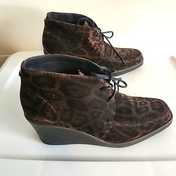 Donald J Pliner Dakota Wedge Booties Size 8.5 - Picture 4 of 7